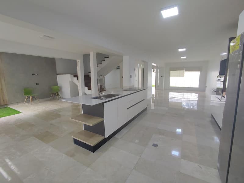 Two-Level House for Sale, Urb. La Trigaleña